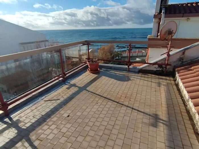 Appartamento trilocale in vendita in Via Padre Lorenzo Van Eerenbeemt, Santa Marinella