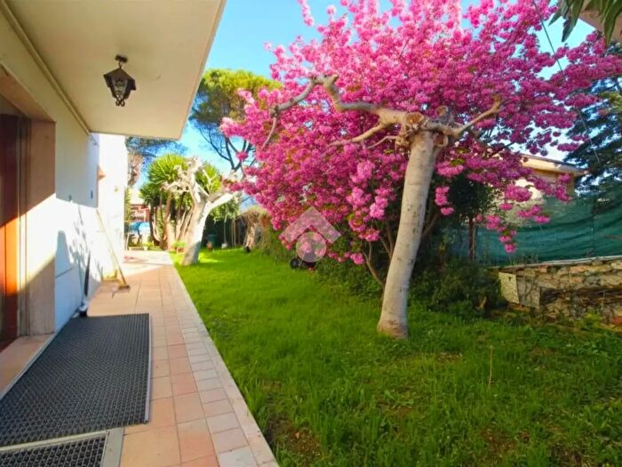 Casa con 5 locali in vendita in Via Gole di Celano, Pescara