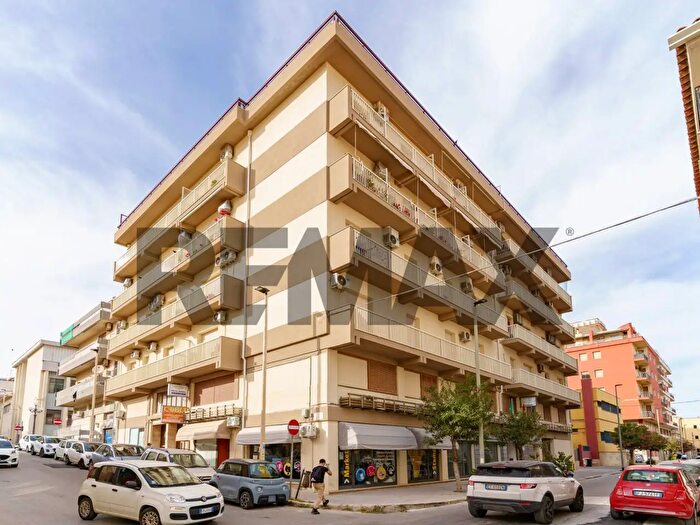 Appartamento quadrilocale in vendita in Via Magenta, Pozzallo