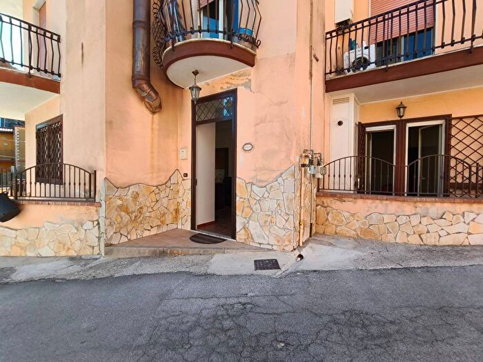 Appartamento quadrilocale in affitto in Via Eduardo Scarpetta, Torre Caracciolo, Marano di Napoli