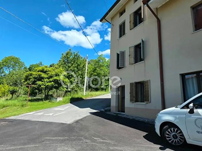 Casa con 9 locali in vendita in Via Noglareda, Tarcento