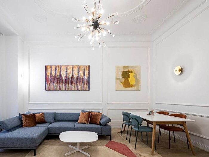 Appartamento quadrilocale in affitto in Via Porlezza, Duomo, Milano