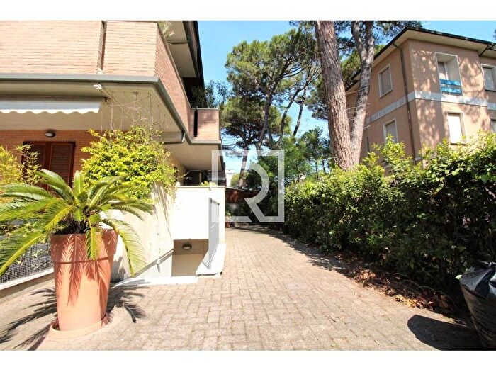 Appartamento trilocale in affitto in Viale Giugno, Milano Marittima, Cervia