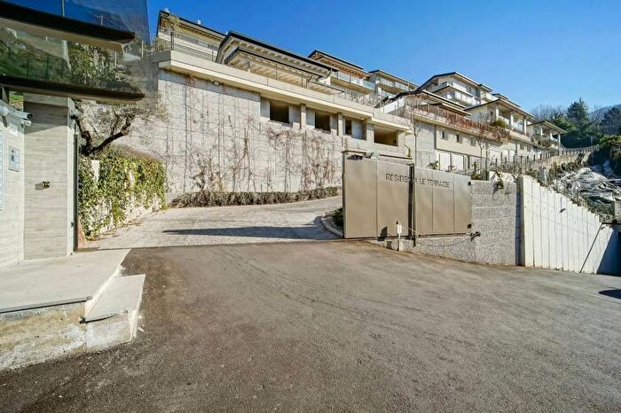 Appartamento quadrilocale in vendita in Via Fratelli Calvi Calolziocorte, Calolziocorte