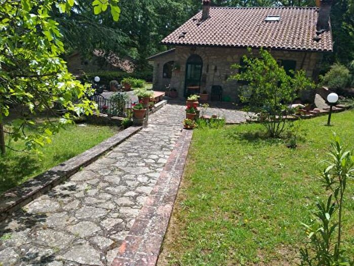 Casa con 6 locali in vendita in Strada Provinciale di Piegaro Tratto, Piegaro