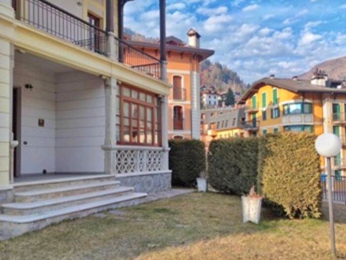 Appartamento quadrilocale in affitto in Via Roma, Centro, Ponte di Legno