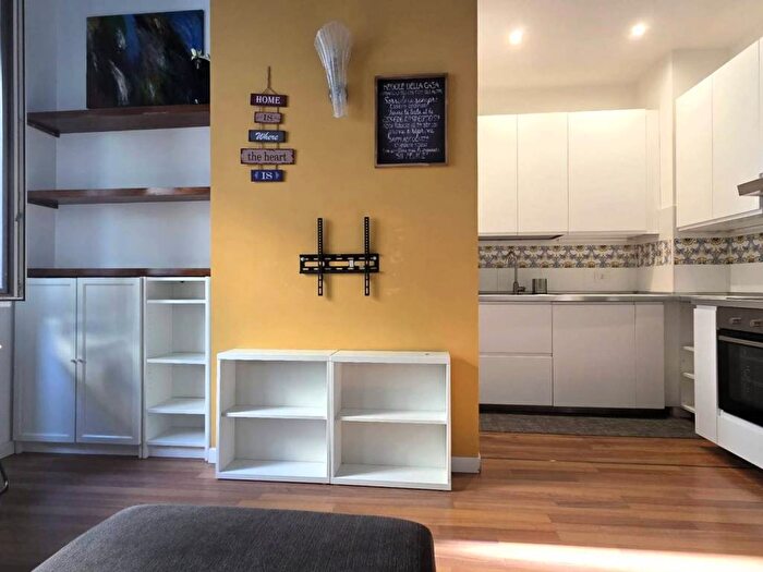 Appartamento bilocale in affitto in Via Clefi, Frua, Milano