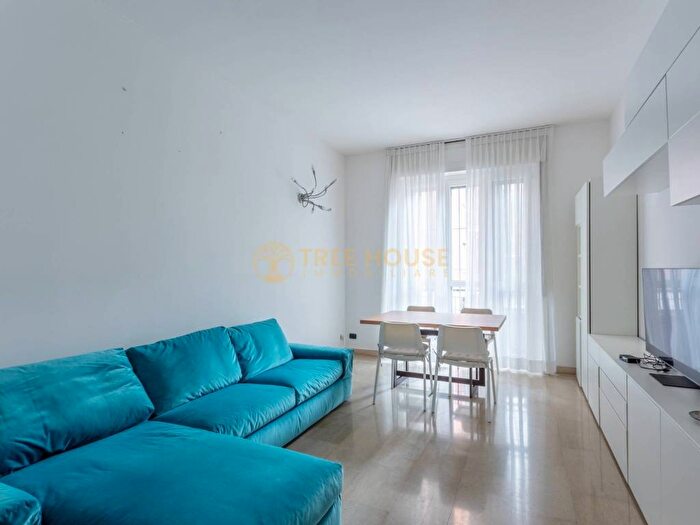 Appartamento trilocale in affitto in Viale Lodovico Scarampo, Monte Rosa Lotto, Milano