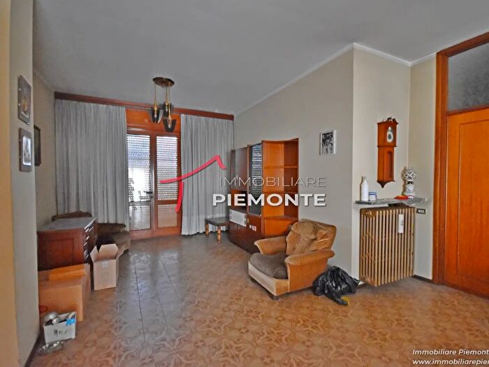 Appartamento quadrilocale in vendita in Via Maggiora, Borgomanero