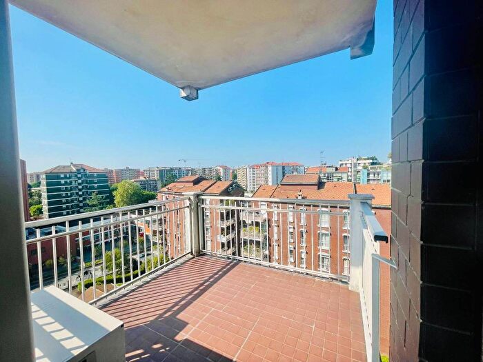 Appartamento quadrilocale in affitto in Via Arzaga, Bande Nere, Milano