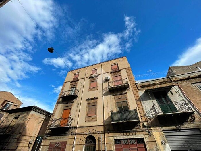 Appartamento con 5 locali in affitto in Via Francesco Paolo Perez, Oreto Perez, Palermo