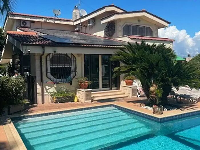 Casa con 7 locali in affitto in Nettuno