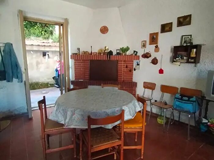 Casa trilocale in vendita in Via Crucianelli, Castelraimondo