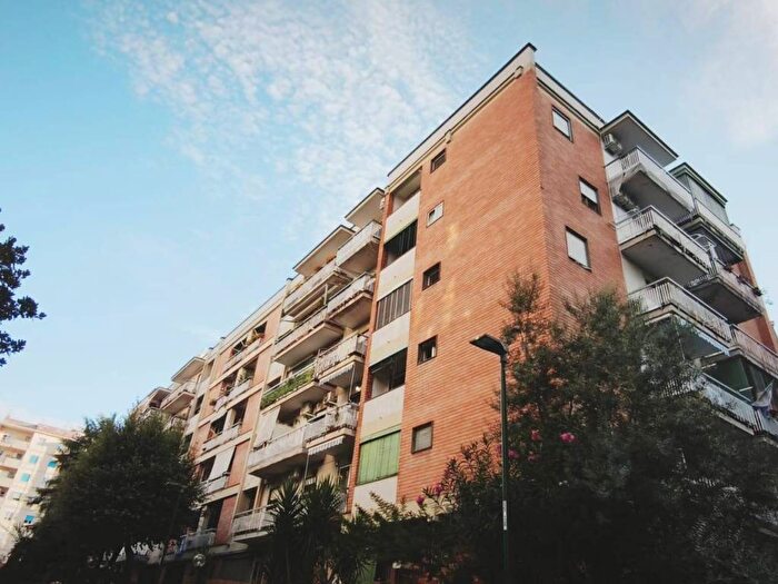 Appartamento bilocale in vendita in Viale dei Tigli, Colli Aminei Capodimonte, Napoli