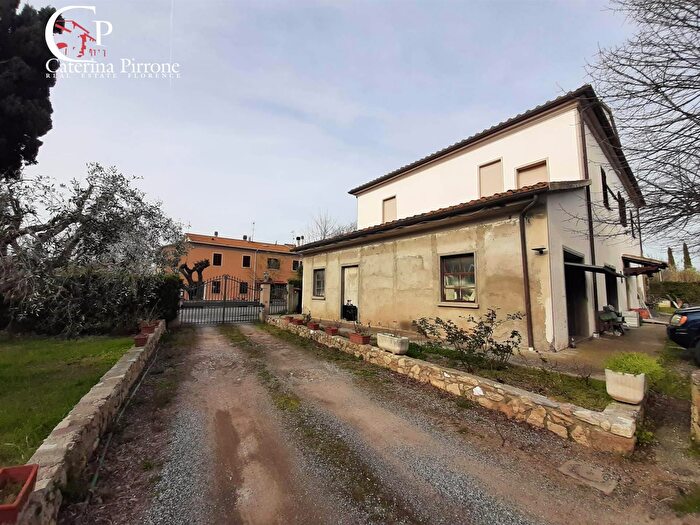 Casa con 9 locali in vendita in Viale Italia, Rosignano Marittimo