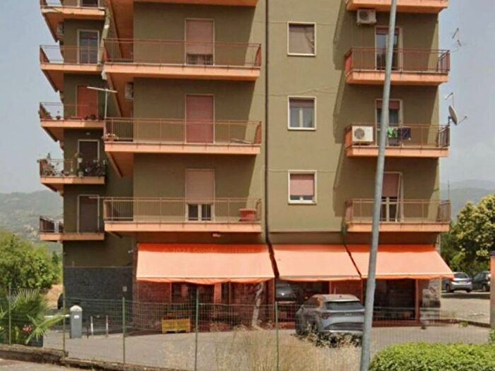 Appartamento quadrilocale in affitto in Via Giuseppe Verdi, Quattromiglia, Rende