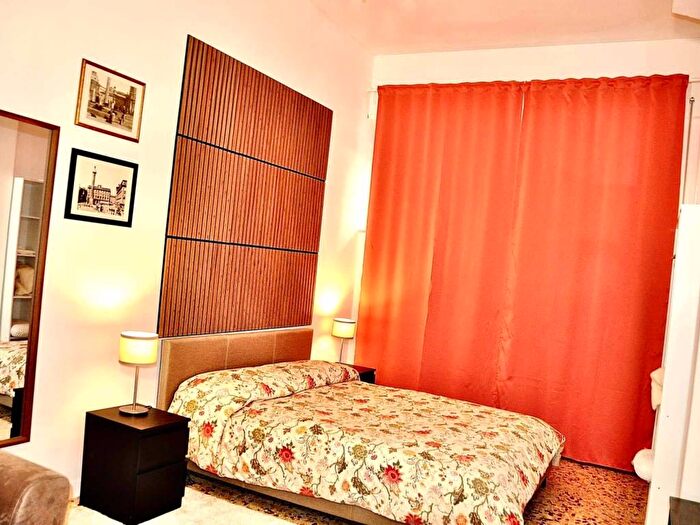 Appartamento trilocale in affitto in Via Vestricio Spurinna, Quadraro, Roma