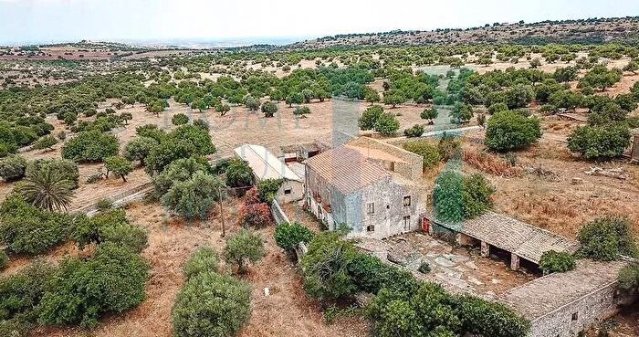 Casa in vendita in Modica, Noto