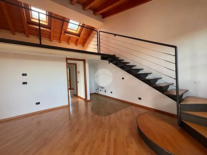Appartamento bilocale in affitto in Via Roma, Trescore Balneario