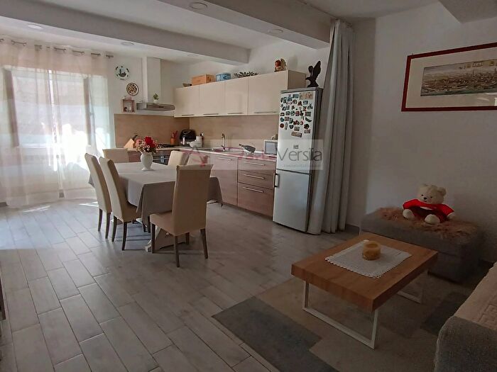 Appartamento con 5 locali in vendita in Via Don Marcello Fascetti, Seravezza