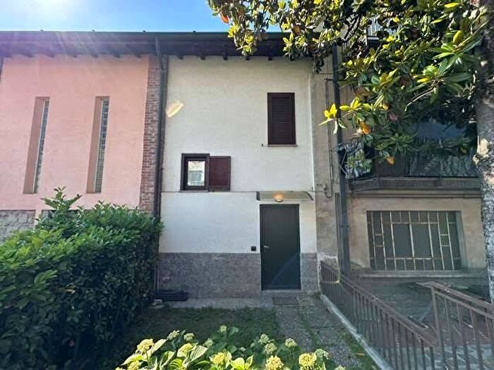 Appartamento bilocale in affitto in Via Repubblica, Centro, Grandate