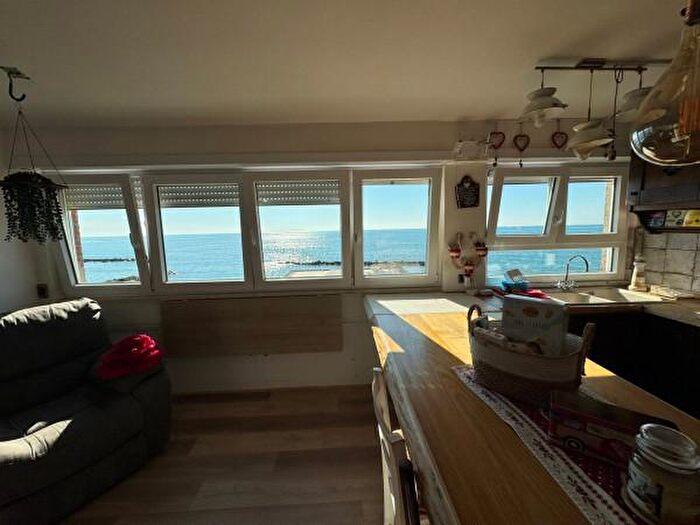 Appartamento trilocale in vendita in Via Arenile di Torre Flavia, Ladispoli