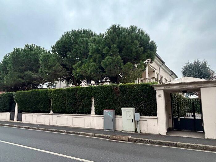 Casa quadrilocale in affitto in Via Alessandro Manzoni, Cusano Milanino