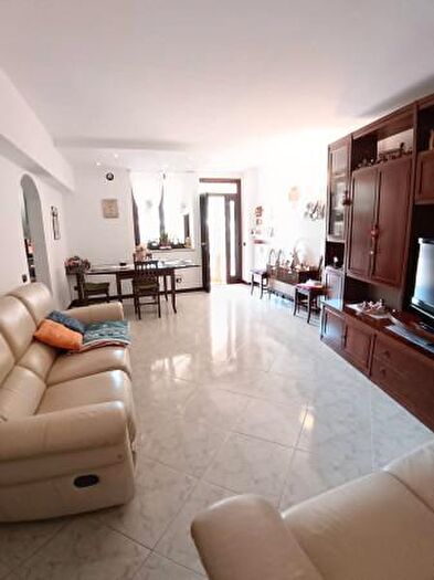 Casa trilocale in vendita in Via Camillo Benso di Cavour, San Giorgio Su Legnano