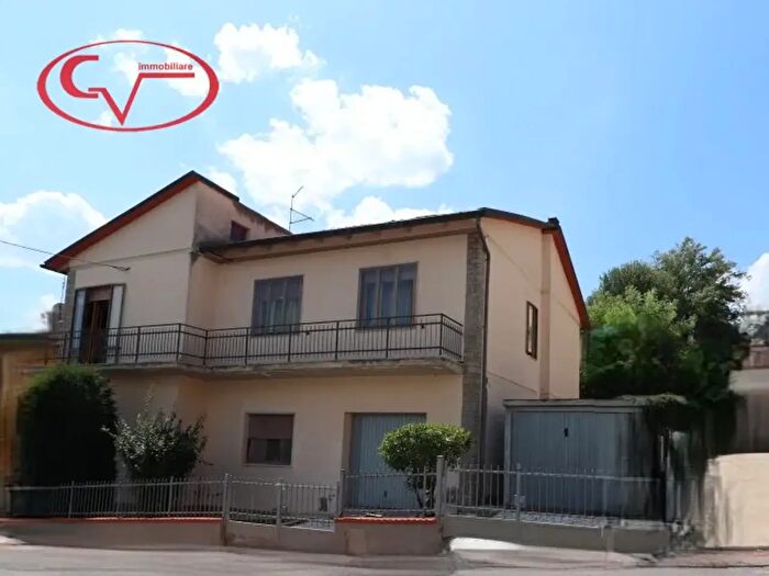 Casa con 5 locali in vendita in Via Guglielmo Oberdan, Bucine