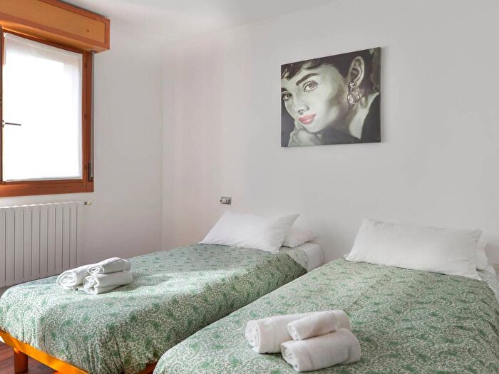 Appartamento trilocale in affitto in Via Emilia Levante, Mazzini Fossolo, Bologna