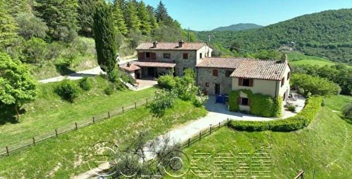 Casa con 6 locali in vendita in Perugia