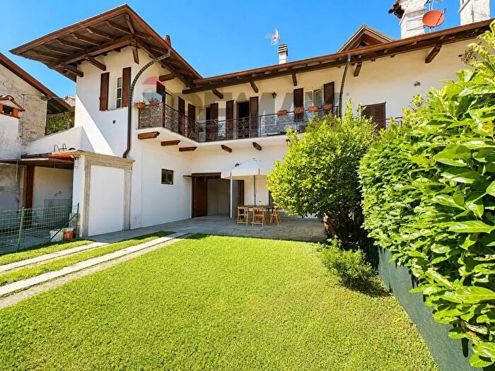Casa trilocale in vendita in Verbania