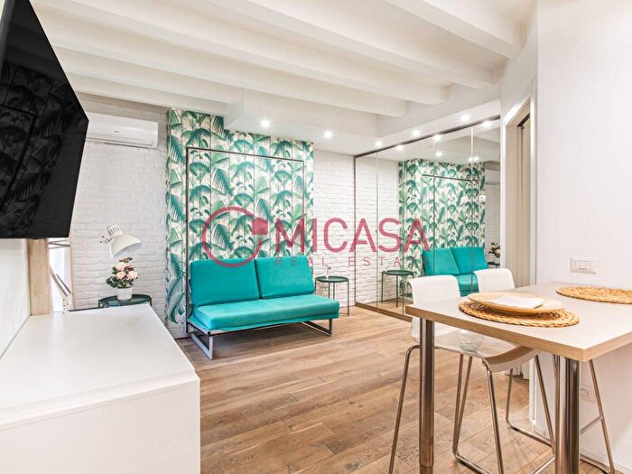 Appartamento monolocale in affitto in Via Pietro Borsieri, Isola, Milano