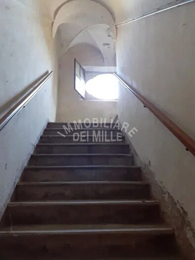 Casa quadrilocale in vendita in Castelnovo Di Sotto