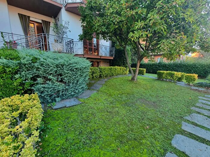 Appartamento con 7 locali in affitto in Sarzana