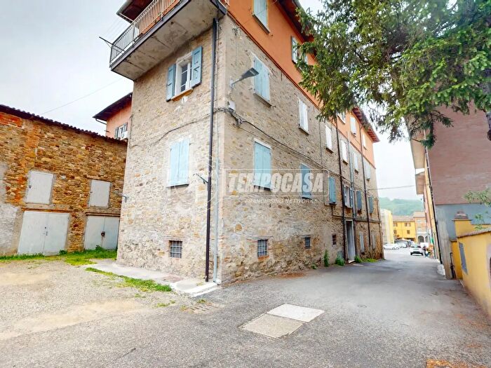 Appartamento trilocale in vendita in Via del Colli Savigno, Valsamoggia