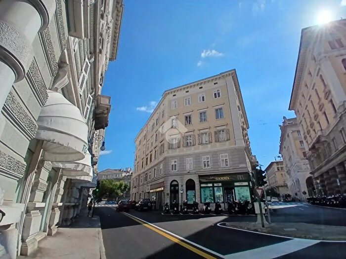 Appartamento quadrilocale in affitto in Piazza San Giovanni, Trieste