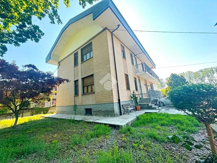 Casa con 5 locali in vendita in Strada del Bruco, Robassomero
