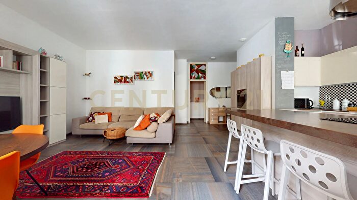 Appartamento trilocale in vendita in Via Lainate, Rho