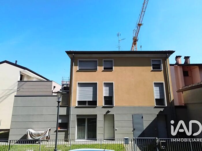 Appartamento trilocale in vendita in Via Geminiano Bisi, Novi Di Modena