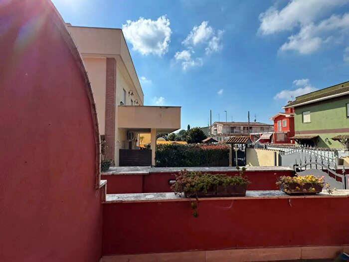 Appartamento bilocale in vendita in Via Sangineto, Roma