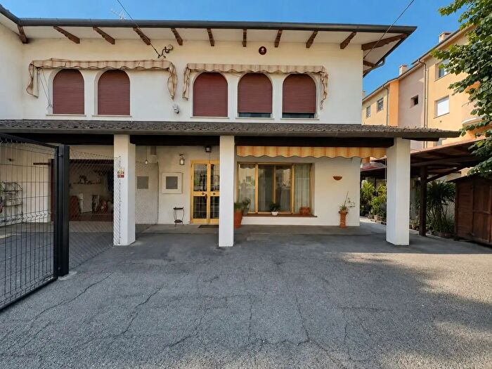 Casa quadrilocale in vendita in Via Cavedagnone Massei, Malalbergo