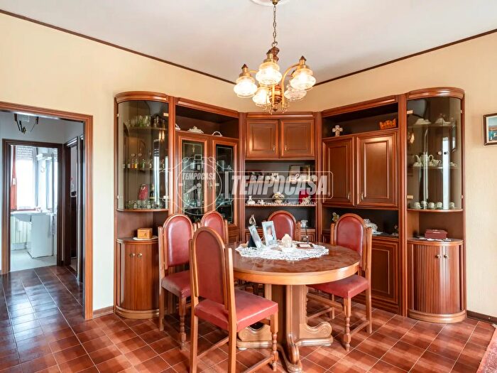 Appartamento trilocale in vendita in Via Teatro Romano, Macerata