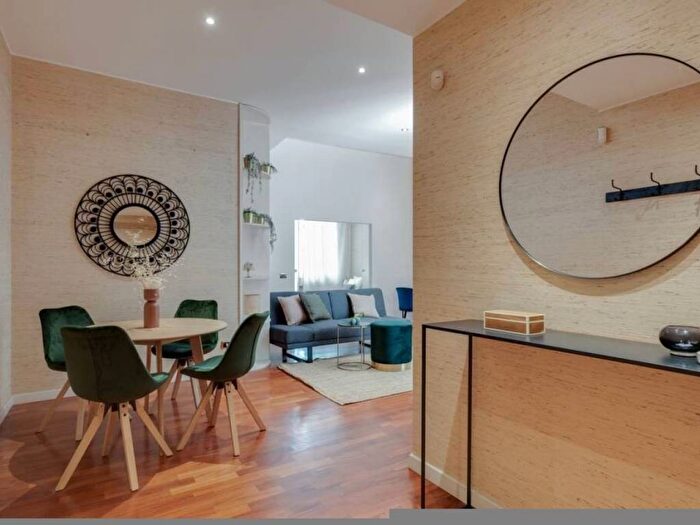 Appartamento trilocale in affitto in Viale Tunisia, Repubblica, Milano