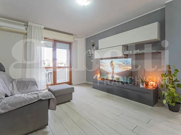 Appartamento trilocale in vendita in Via Boezio Snc, Monserrato