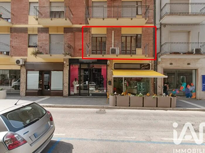 Appartamento con 7 locali in vendita in Corso Corso Dalmazia, Civitanova Marche