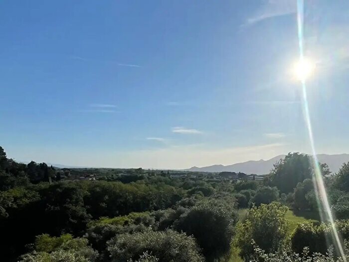 Casa con 8 locali in vendita in Santa Maria A Monte