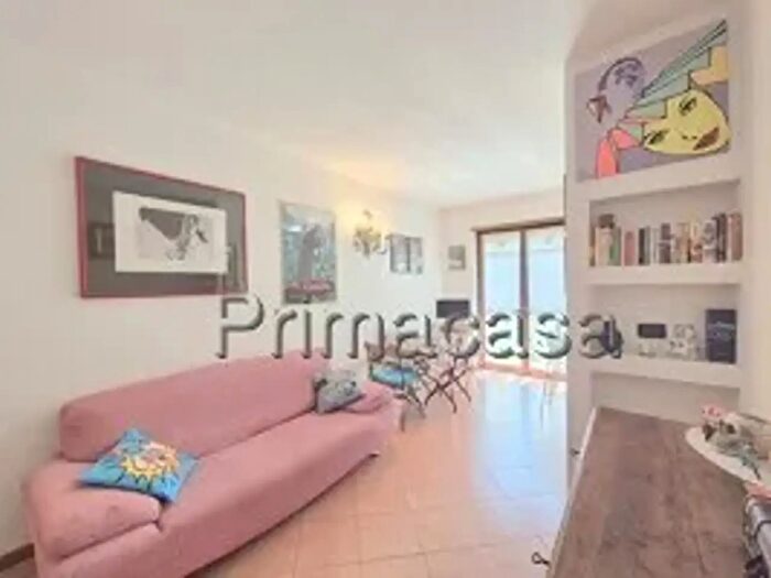Appartamento trilocale in vendita in Via Pellegrini a, Verona