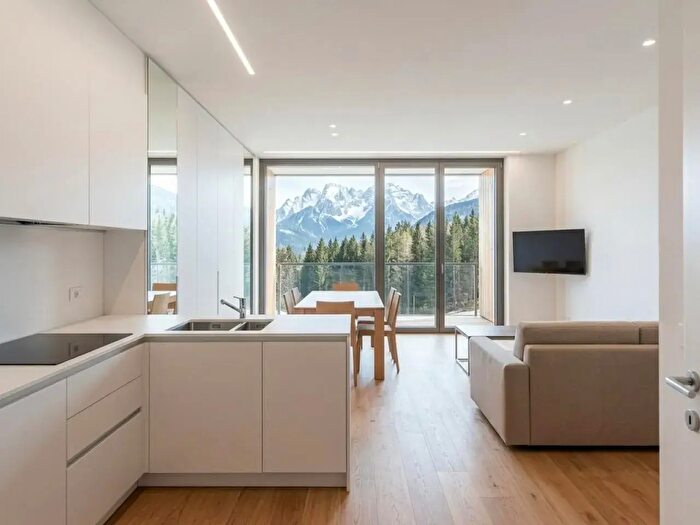 Appartamento monolocale in vendita in Via Monsignore Ciani, Domegge Di Cadore