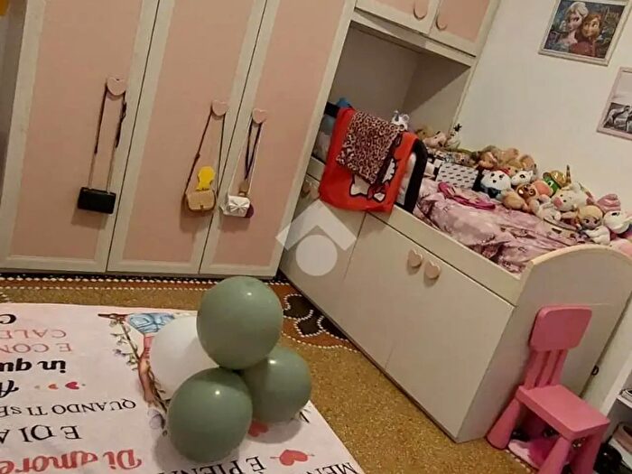 Appartamento con 5 locali in affitto in Via Coronata, Genova